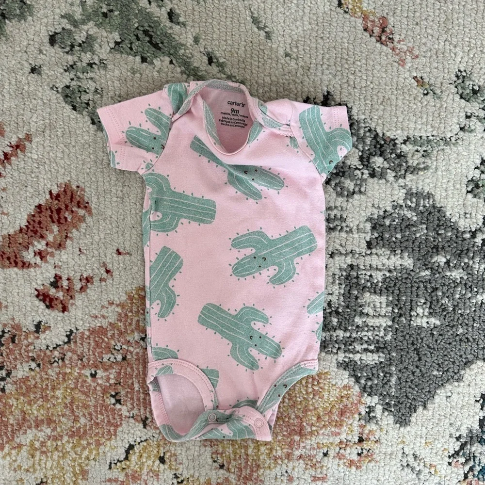 Carter’s cactus baby girl 9 month Onesie Like New baby girl bodysuit onesie
